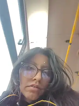 Snapshot of VioletxBloom chatting on 12/04/25, 11:19 VioletxBloom online show from 12/04/25, 11:19