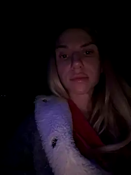 Snapshot of Prettie_Katrin chatting on 11/14/25, 03:55 Prettie Katrin online show from 11/14/25, 03:55