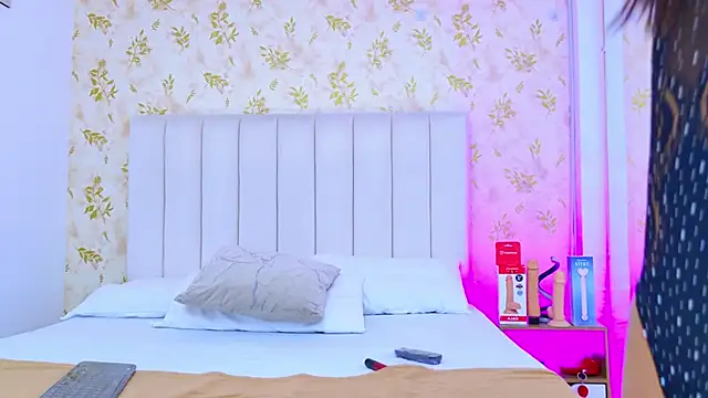 Samanta Isel online show from 11/13/25, 03:05