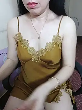 Snapshot of Moona_heny chatting on 06/24/26, 03:49 Moona heny online show from 06/24/26, 03:49