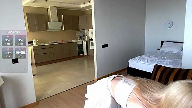 Snapshot of DestinyTurner chatting on 10/05/25, 07:17 DestinyTurner online show from 10/05/25, 07:17