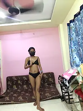 mounika26 online show from 09/19/25, 05:57