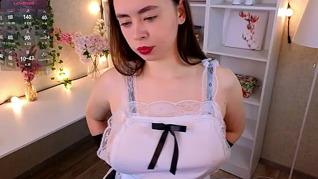 TraciMyntti online show from 10/03/25, 01:13