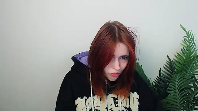 Snapshot of GuessMe___ chatting on 10/26/25, 05:02 GuessMe online show from 10/26/25, 05:02