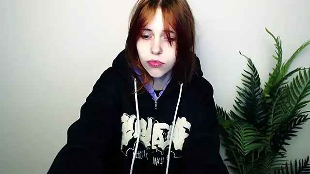 Snapshot of GuessMe___ chatting on 11/30/25, 10:47 GuessMe online show from 11/30/25, 10:47