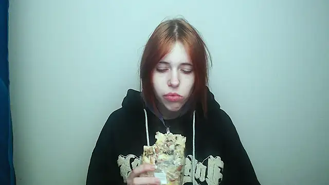 Snapshot of GuessMe___ chatting on 12/05/25, 03:37 GuessMe online show from 12/05/25, 03:37