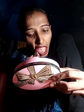 Pinki thakur 1 online show from 10/15/25, 03:56