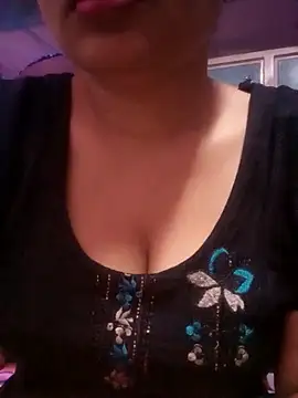 Snapshot of TINASONI chatting on 09/27/25, 01:21 TINASONI online show from 09/27/25, 01:21