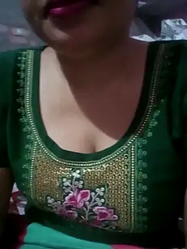 Snapshot of TINASONI chatting on 10/06/25, 03:09 TINASONI online show from 10/06/25, 03:09