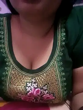 Snapshot of TINASONI chatting on 10/07/25, 03:14 TINASONI online show from 10/07/25, 03:14