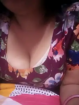 Snapshot of TINASONI chatting on 11/19/25, 09:59 TINASONI online show from 11/19/25, 09:59