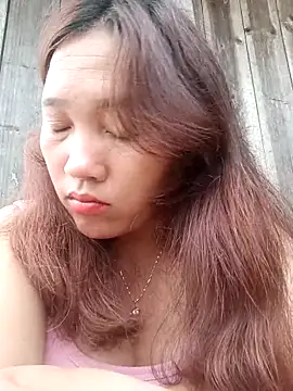 Snapshot of miumiu_00 chatting on 09/18/25, 01:51 miumiu 00 online show from 09/18/25, 01:51