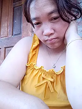 Snapshot of miumiu_00 chatting on 09/20/25, 01:28 miumiu 00 online show from 09/20/25, 01:28