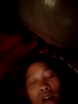 Snapshot of miumiu_00 chatting on 09/24/25, 04:10 miumiu 00 online show from 09/24/25, 04:10