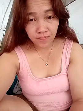 Snapshot of miumiu_00 chatting on 10/02/25, 01:12 miumiu 00 online show from 10/02/25, 01:12