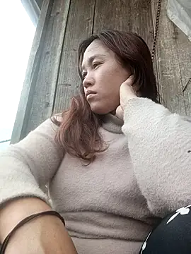 Snapshot of miumiu_00 chatting on 10/26/25, 05:24 miumiu 00 online show from 10/26/25, 05:24