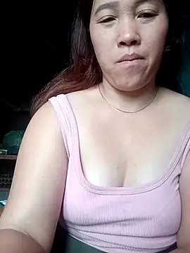 Snapshot of miumiu_00 chatting on 11/14/25, 12:53 miumiu 00 online show from 11/14/25, 12:53