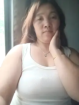 Snapshot of miumiu_00 chatting on 11/22/25, 09:30 miumiu 00 online show from 11/22/25, 09:30