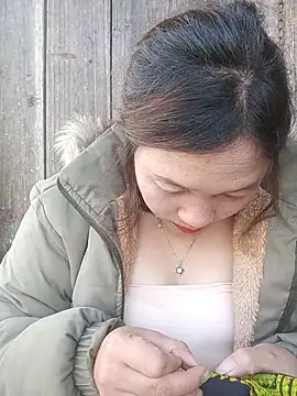 Snapshot of miumiu_00 chatting on 12/01/25, 03:00 miumiu 00 online show from 12/01/25, 03:00