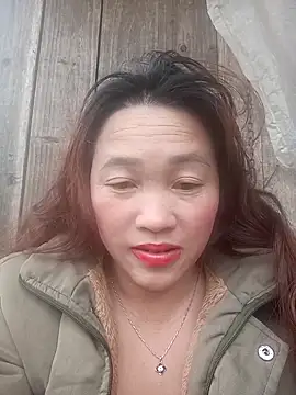 Snapshot of miumiu_00 chatting on 12/14/25, 07:58 miumiu 00 online show from 12/14/25, 07:58