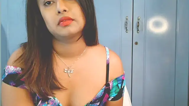 Indian GlowingMiax online show from 09/21/25, 02:40