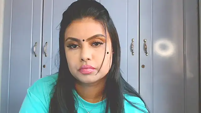 Indian GlowingMiax online show from 10/14/25, 12:06