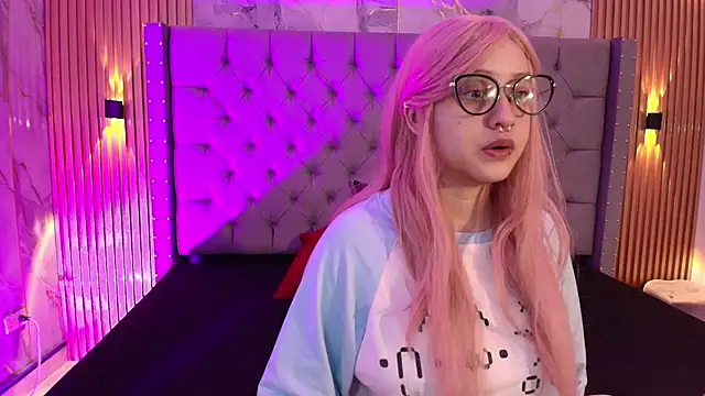 Suxan White  online show from 11/17/25, 11:49