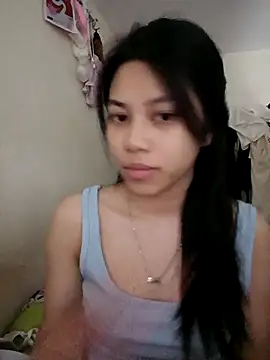 Snapshot of Katanh chatting on 10/18/25, 12:28 Katanh online show from 10/18/25, 12:28