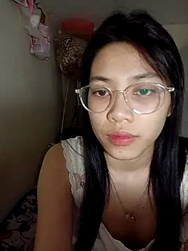 Snapshot of Katanh chatting on 10/31/25, 01:45 Katanh online show from 10/31/25, 01:45