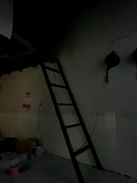 linh21107 online show from 09/25/25, 10:30