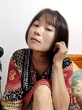 linda bae00 online show from 10/18/25, 01:56