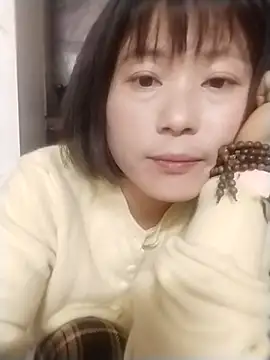 Snapshot of linda_bae00 chatting on 01/08/26, 02:03 linda bae00 online show from 01/08/26, 02:03
