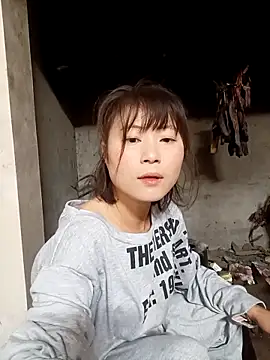 Snapshot of linda_bae00 chatting on 03/14/26, 12:39 linda bae00 online show from 03/14/26, 12:39