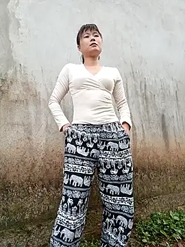 Snapshot of linda_bae00 chatting on 03/25/26, 01:11 linda bae00 online show from 03/25/26, 01:11