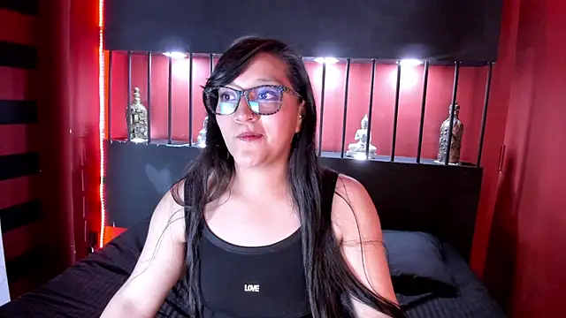 Skye bluee  online show from 09/11/25, 03:17