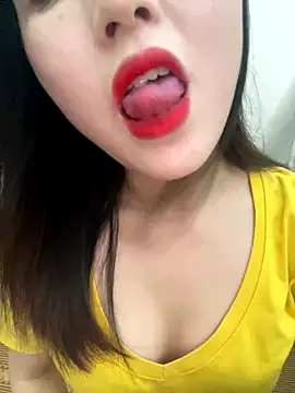 Snapshot of Dieknr chatting on 09/11/25, 10:48 Dieknr online show from 09/11/25, 10:48