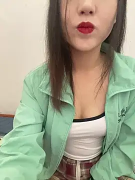 Snapshot of Dieknr chatting on 11/21/25, 01:59 Dieknr online show from 11/21/25, 01:59