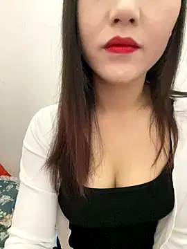 Snapshot of Dieknr chatting on 12/03/25, 02:08 Dieknr online show from 12/03/25, 02:08