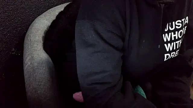 Snapshot of fetishslut4u chatting on 09/21/25, 02:51 fetishslut4u online show from 09/21/25, 02:51