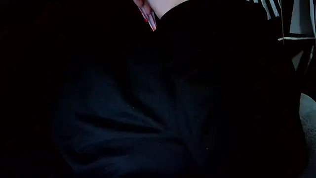 Snapshot of fetishslut4u chatting on 09/27/25, 04:06 fetishslut4u online show from 09/27/25, 04:06