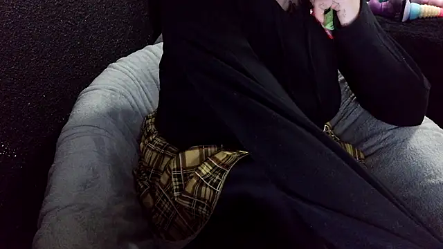 Snapshot of fetishslut4u chatting on 10/05/25, 05:39 fetishslut4u online show from 10/05/25, 05:39