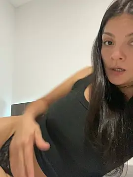 Danielaeliana online show from 02/14/26, 04:09