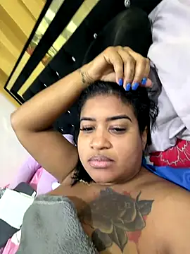 Snapshot of LaBellaBarbie chatting on 10/08/25, 04:10 LaBellaBarbie online show from 10/08/25, 04:10