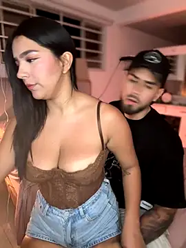 Snapshot of Tomas_Olivia chatting on 10/01/25, 03:12 Tomas Olivia online show from 10/01/25, 03:12