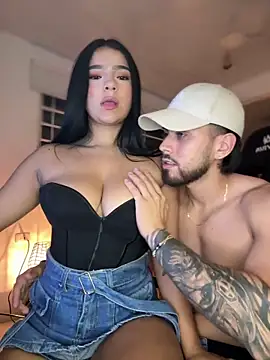 Snapshot of Tomas_Olivia chatting on 11/15/25, 06:44 Tomas Olivia online show from 11/15/25, 06:44