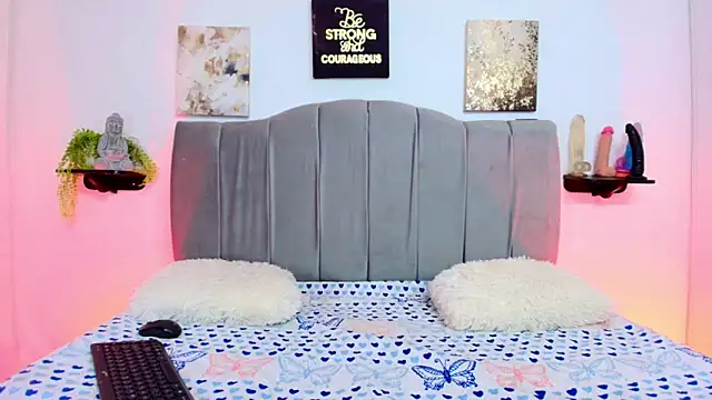 Snapshot of Maddy_Esther chatting on 09/26/25, 03:54 Maddy Esther online show from 09/26/25, 03:54