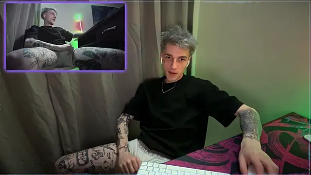 Snapshot of davesinner chatting on 05/21/26, 12:28 davesinner online show from 05/21/26, 12:28