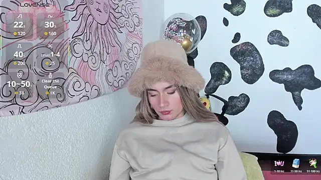 Snapshot of brihanna_cooper chatting on 11/17/25, 01:39 brihanna cooper online show from 11/17/25, 01:39