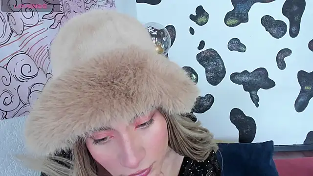 Snapshot of brihanna_cooper chatting on 11/20/25, 02:28 brihanna cooper online show from 11/20/25, 02:28