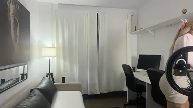 Snapshot of alrad chatting on 03/26/26, 11:43 alrad online show from 03/26/26, 11:43